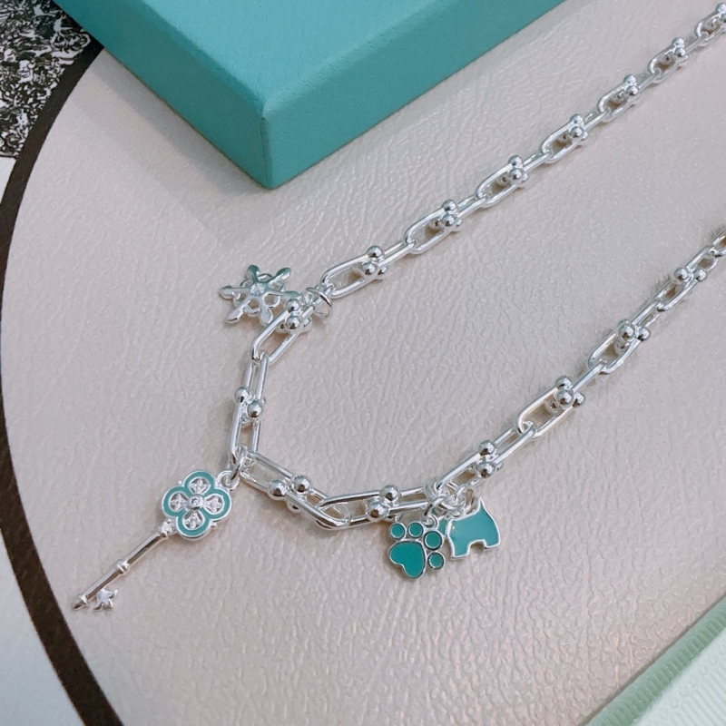 T*f*ny necklaces